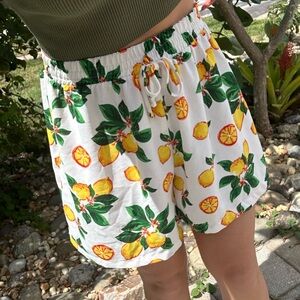 kathy ireland White Lemon Print High Waist Shorts